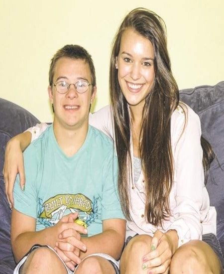 Courtney Adelman is taking care of her autism patient, Evan Adelman, who is diagnosed with Down's syndrome. How much is Adelman's salary and net worth as of 2021!